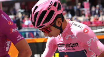 Egan Bernal maglia rosa Giro 2021