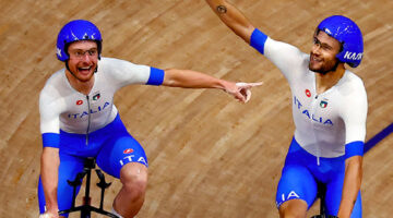 Simone Consonni e Filippo Ganna, due artefici dello storico oro azzurro nel quartetto a suon di record del mondo