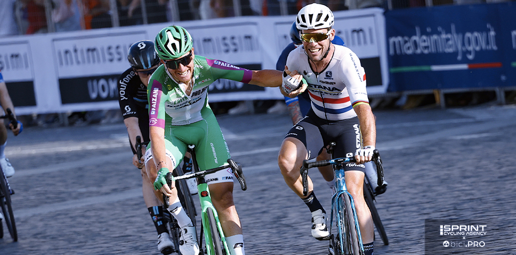Giro d'Italia 2023, Filippo Fiorelli e Mark Cavendish sul traguardo di Roma