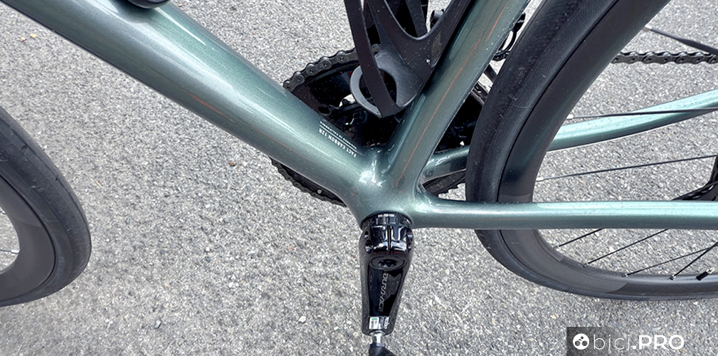 La leggerezza è uno dei tanti plus della nuova Specialized Aethos II