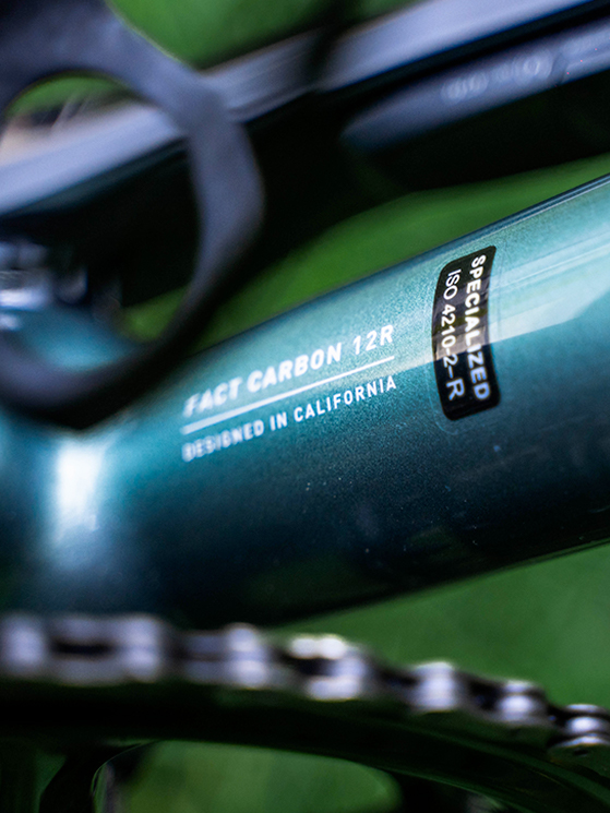 La leggerezza è uno dei tanti plus della nuova Specialized Aethos II (foto Specialized)