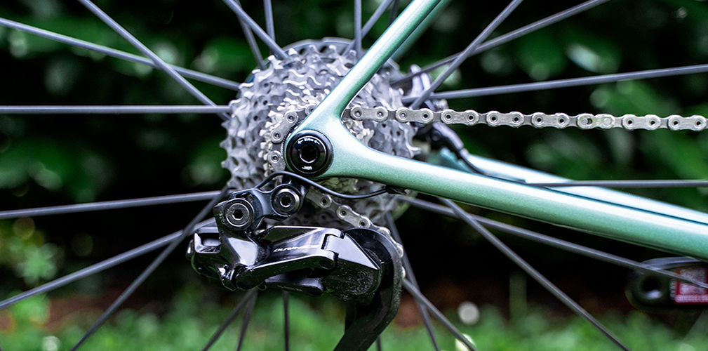 La leggerezza è uno dei tanti plus della nuova Specialized Aethos II (foto Specialized)