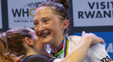 Campionati del mondo Kigali 2025, prova su strada donne elite, Magdeleine Vallieres, Niamh FIsher Black