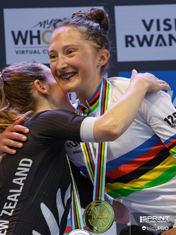 Campionati del mondo Kigali 2025, prova su strada donne elite, Magdeleine Vallieres, Niamh FIsher Black