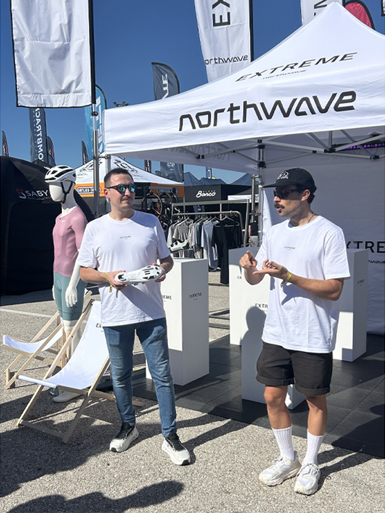 Da destra, Niccolò Mattos, Brand Manager Northwave, con David Evangelista Head of Communication di Vitesse Europe, al recente IBF 2025