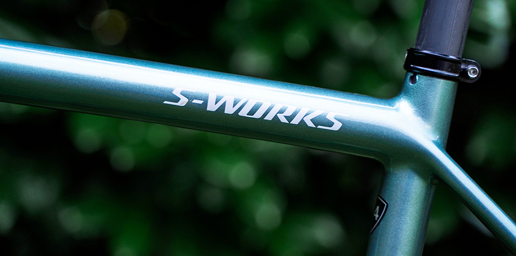 La leggerezza è uno dei tanti plus della nuova Specialized Aethos II (foto Specialized)