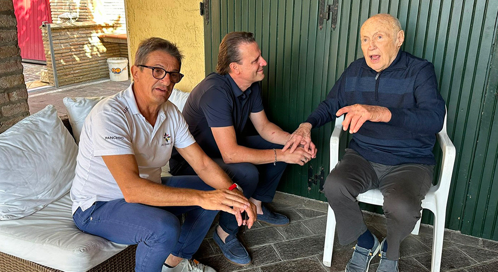 Visita Alessandro Petacchi a casa di Giancarlo Ferretti , con Alberto Volpi, in occasione del Giro di ROmagna (immagine Instagram)