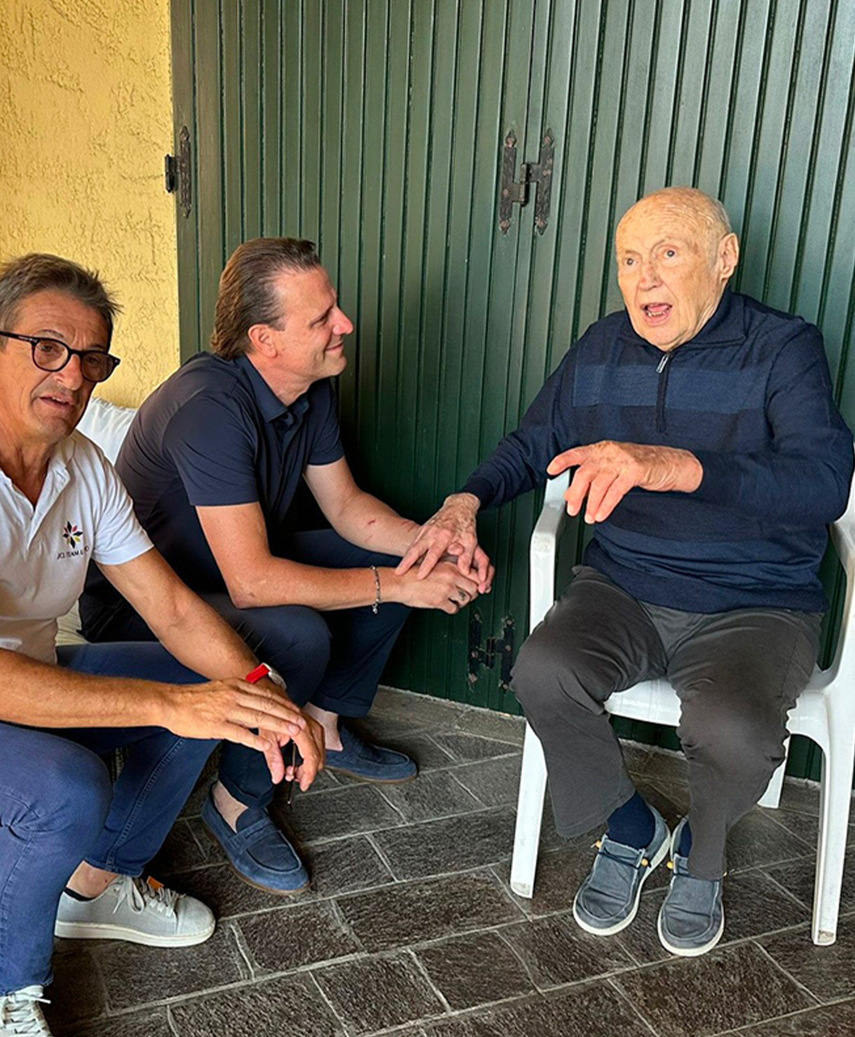Visita Alessandro Petacchi a casa di Giancarlo Ferretti , con Alberto Volpi, in occasione del Giro di ROmagna (immagine Instagram)