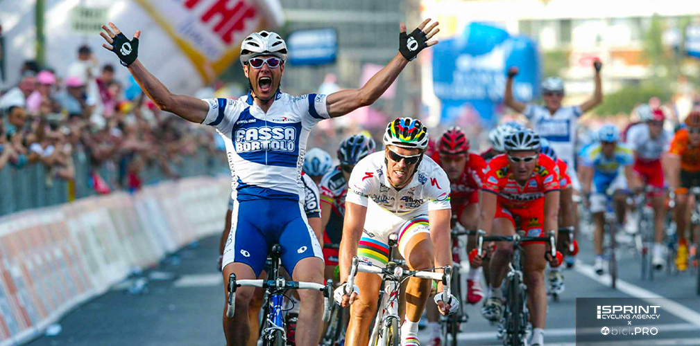 Giro d'Italia 2003, Lecce, Alessandro PEtacchi batte Mario Cipollini in volata