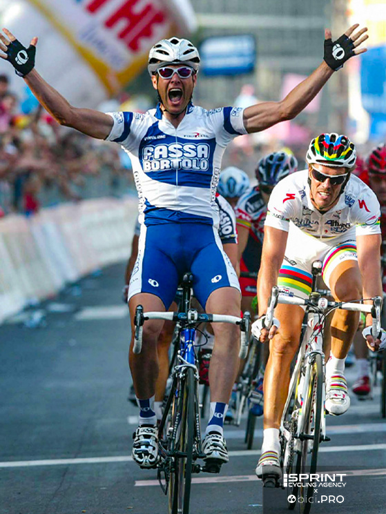 Giro d'Italia 2003, Lecce, Alessandro PEtacchi batte Mario Cipollini in volata