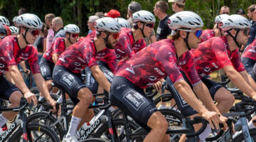 Team Villefranche Beaujolais 2025, Francia, foto di gruppo (@patrickberjotphotographies)