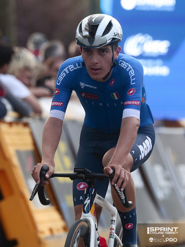 Roberto Capello corre per il Team Grenke Auto Eder e vive a Cossombrato in provincia di Asti