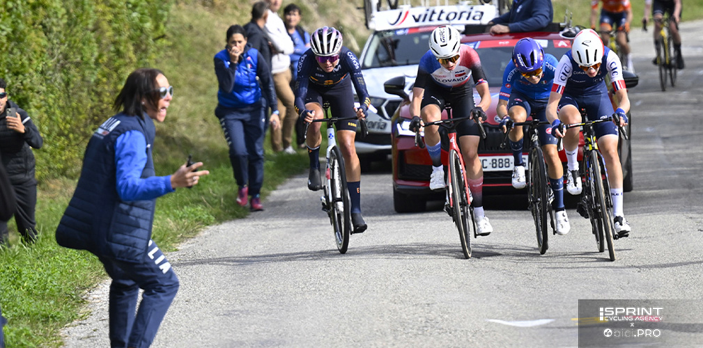 Sull'ultima salita restano in quattro: Bego (che farà terza), Ciabocco, Chladonova e Blasi. Bastianelli e Borgia incitano l'azzurra