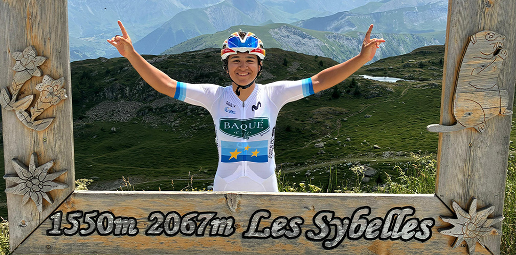 La spagnola si allena spesso sulle alture alpine. Qui a St.Jean de Maurienne, la vetta della Croix de Fer