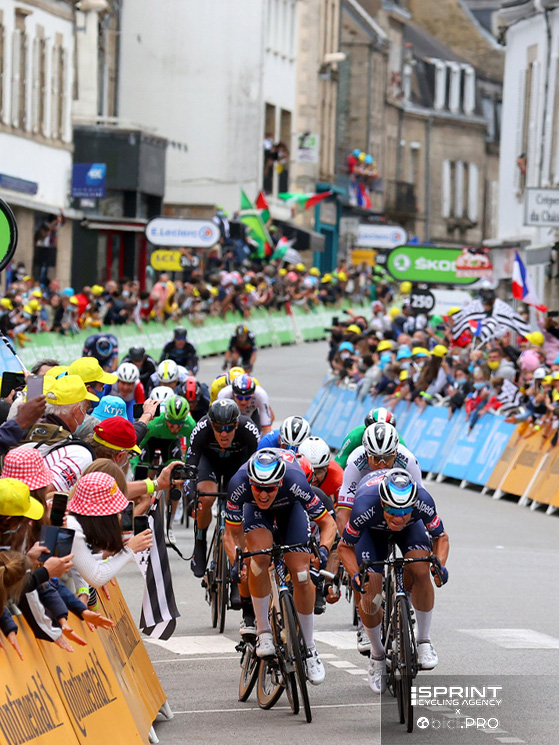 Sbaragli al fianco di Merlier, del quale per molto è stato l'ultimo uomo nelle volate