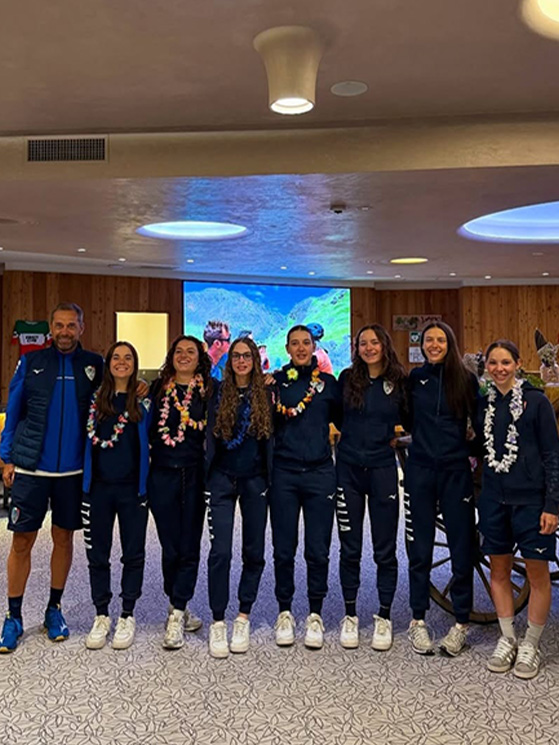 Velo e le juniores durante l'altura dove ha simulato il modello gara escludendo le lunghe salite (foto Alpen Resort Bivio Livigno)