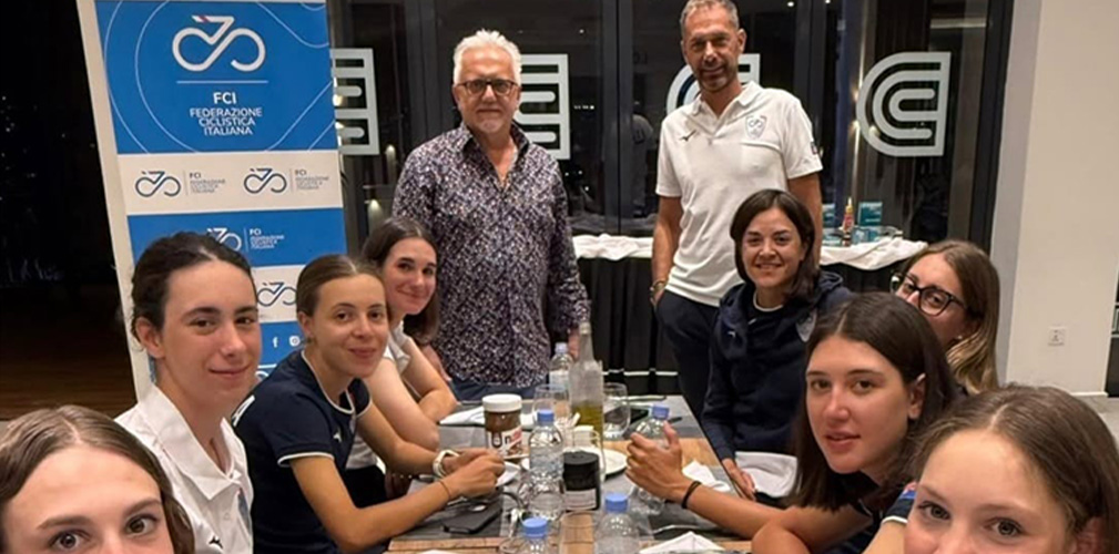 Elite, U23 e juniores. Sia ai mondiali che all'europeo, il cittì Velo si è diviso tra le tre categorie in 15 giorni (foto instagram)