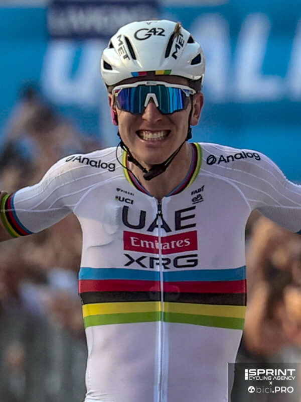 Giro di Lombardia 2025, Tadej Pogacar vince a Bergamo
