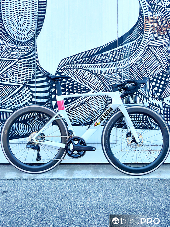 Si chiama Aeroscoop, la prima vera bici aero di Cinelli