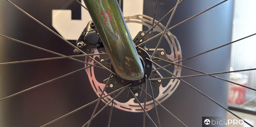 La bici gravel da gara di 3T si rinnova, arriva la Racemax2 Italia