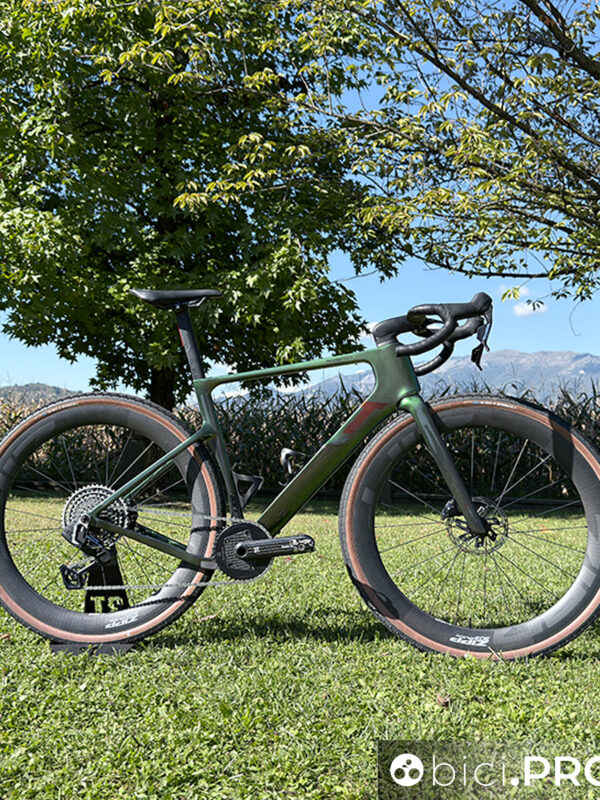 La bici gravel da gara di 3T si rinnova, arriva la Racemax2 Italia