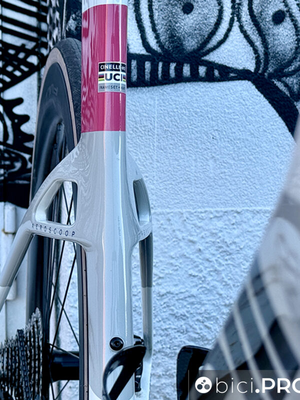 Si chiama Aeroscoop, la prima vera bici aero di Cinelli