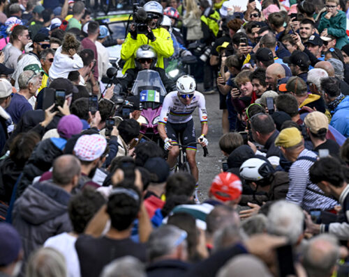 Campionati europei 2025, Drome et Ardeche, Tadej Pogacar tra la folla in salita