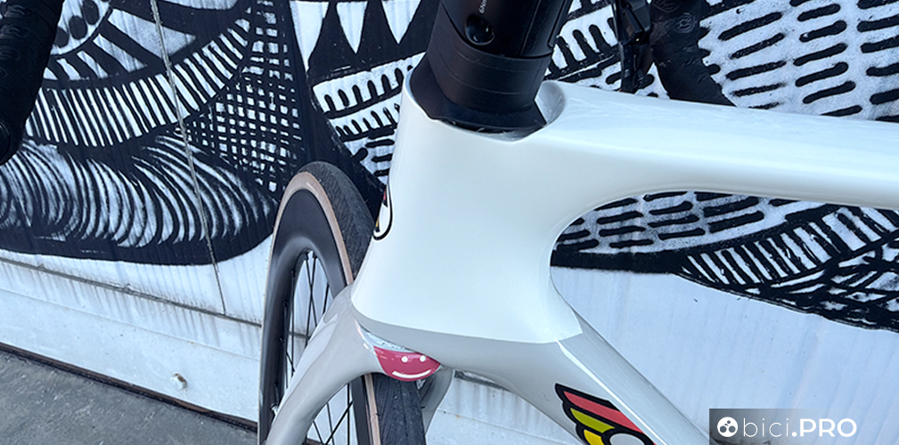 Si chiama Aeroscoop, la prima vera bici aero di Cinelli