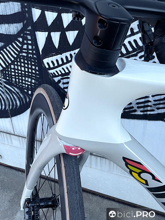 Si chiama Aeroscoop, la prima vera bici aero di Cinelli