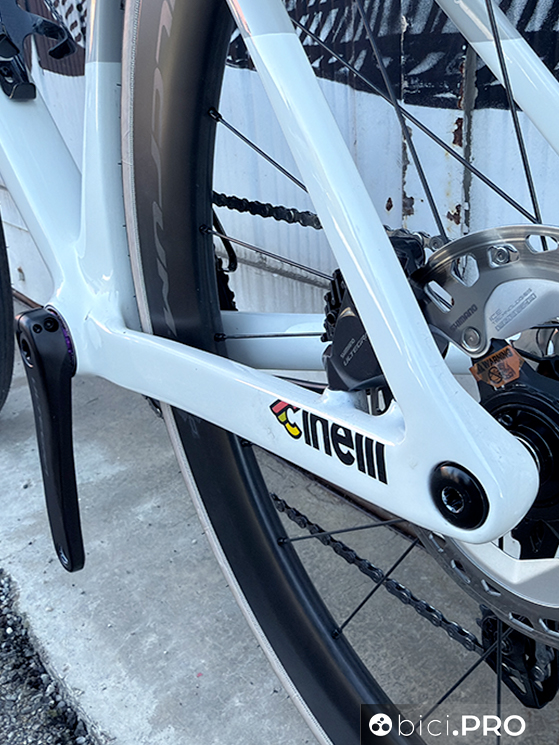 Si chiama Aeroscoop, la prima vera bici aero di Cinelli