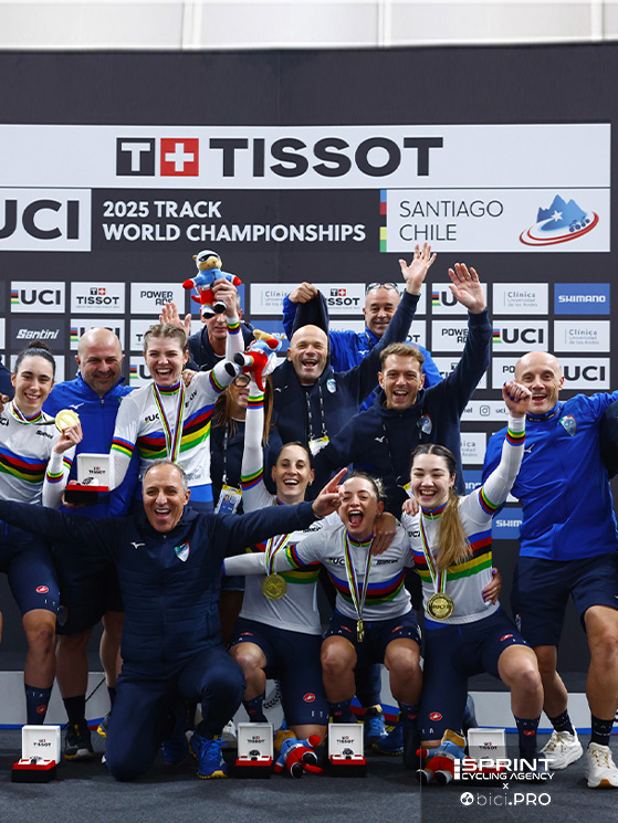 Sul podio iridato del quartetto femminile a Santiago: Morini è sulla destra