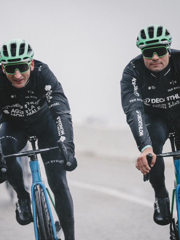 Van Rysel, le due nuove giacche RCR-R PRO: antipioggia, antivento e antipioggia, Decathlon AG2R La Mondiale