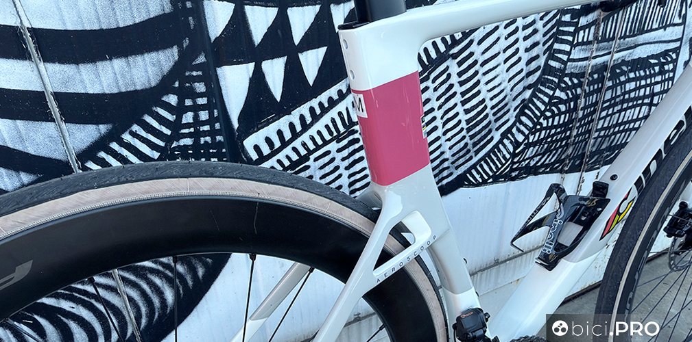 Si chiama Aeroscoop, la prima vera bici aero di Cinelli