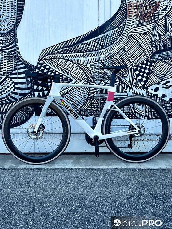 Si chiama Aeroscoop, la prima vera bici aero di Cinelli