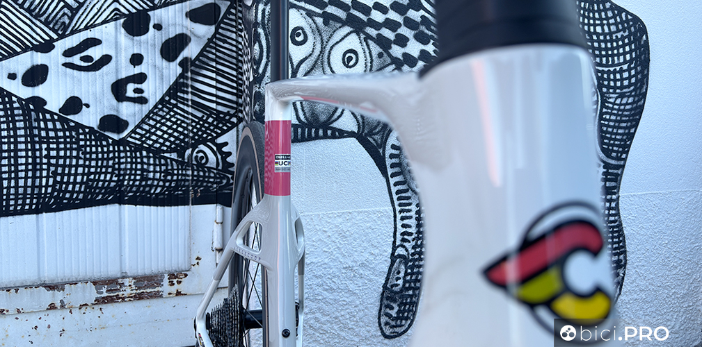 Si chiama Aeroscoop, la prima vera bici aero di Cinelli