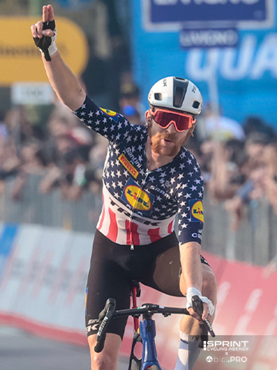 Giro di Lombardia 2025, Quinn Simmons, arrivo sul traguardo di Bergamo