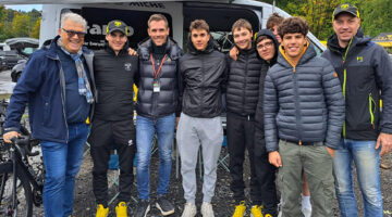 Trasferta alla Philippe Gilbert Juniors per la Gottardo Giochi-Caneva, ottobre 2025, Florio Santin, Ivan Ravaioli, foto di gruppo