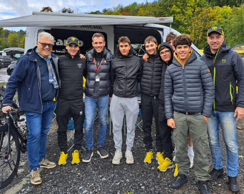 Trasferta alla Philippe Gilbert Juniors per la Gottardo Giochi-Caneva, ottobre 2025, Florio Santin, Ivan Ravaioli, foto di gruppo