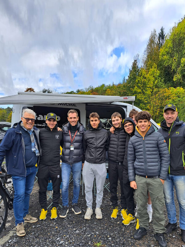 Trasferta alla Philippe Gilbert Juniors per la Gottardo Giochi-Caneva, ottobre 2025, Florio Santin, Ivan Ravaioli, foto di gruppo