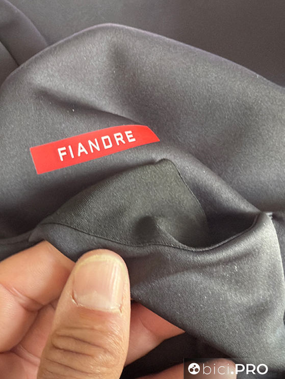 Sportful Fiandre 2, la giacca senza tempo è migliorata ancora