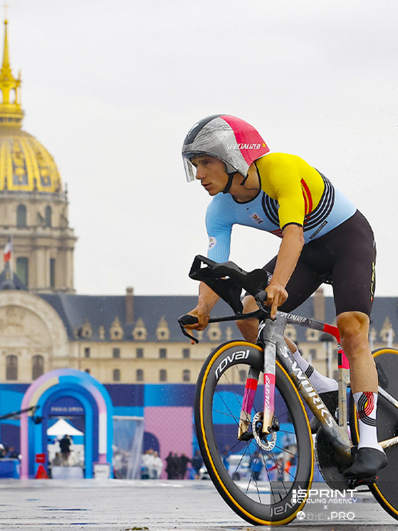 Quanto sarebbe grande la suggestione di Evenepoel che si gioca il Tour in una crono a Parigi dopo l'oro olimpico?