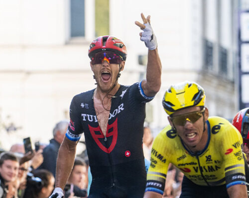 Parigi-Tours 2025, Matteo Trentin vince per la terza volta, battendo Christophe Laporte