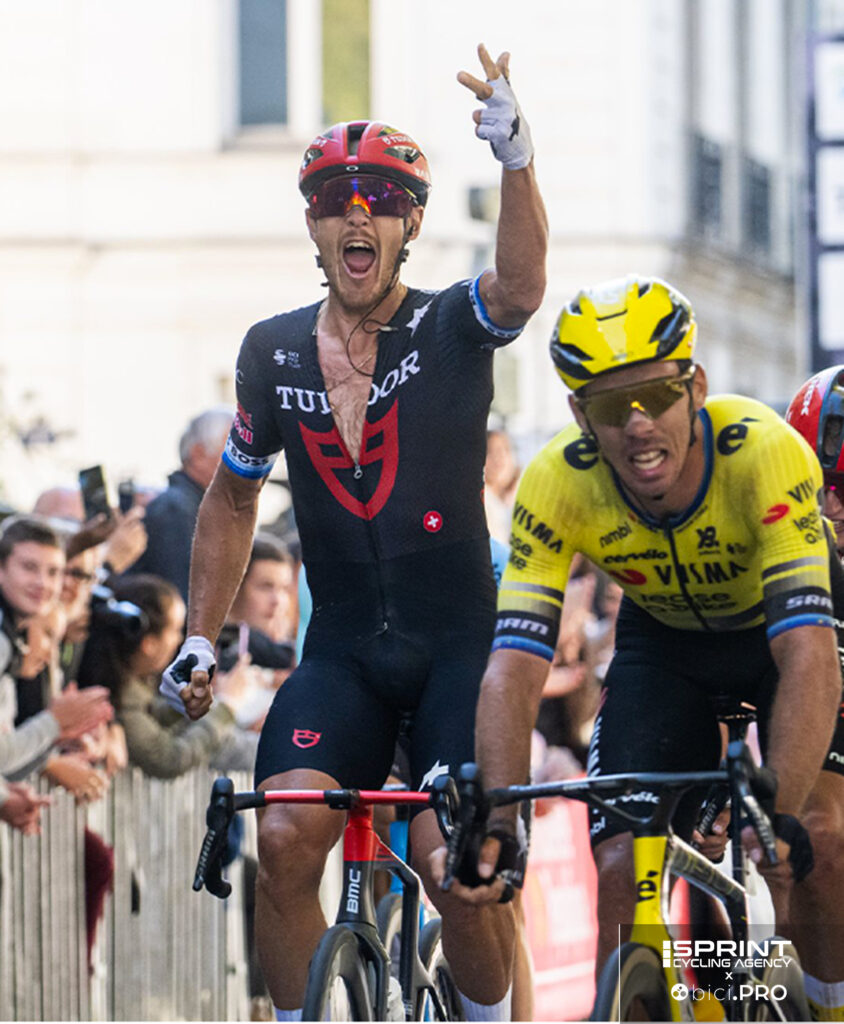 Parigi-Tours 2025, Matteo Trentin vince per la terza volta, battendo Christophe Laporte