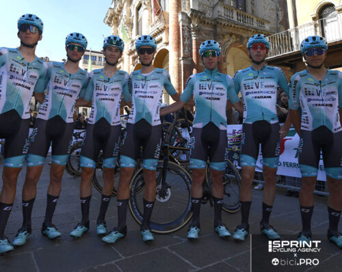 Giro del Veneto 2025, partenza da Vicenza, foto del team VF Group-Bardiani