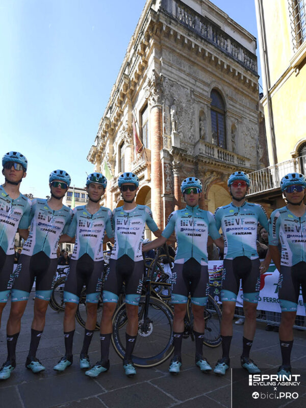 Giro del Veneto 2025, partenza da Vicenza, foto del team VF Group-Bardiani