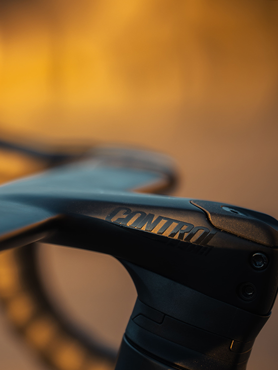 Adrenaline 30 Plus manubrio