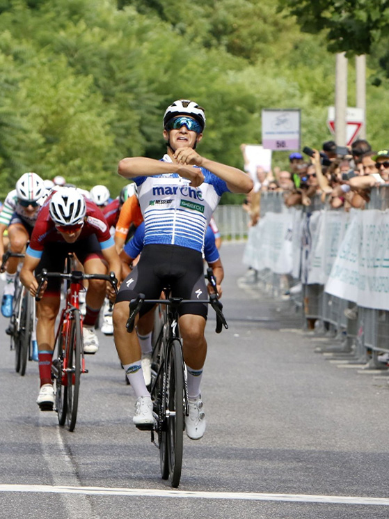 La volata tricolore che ha premiato Tommaso Cingolani, già 1° nella crono, su Ceccarello e Fiorini
