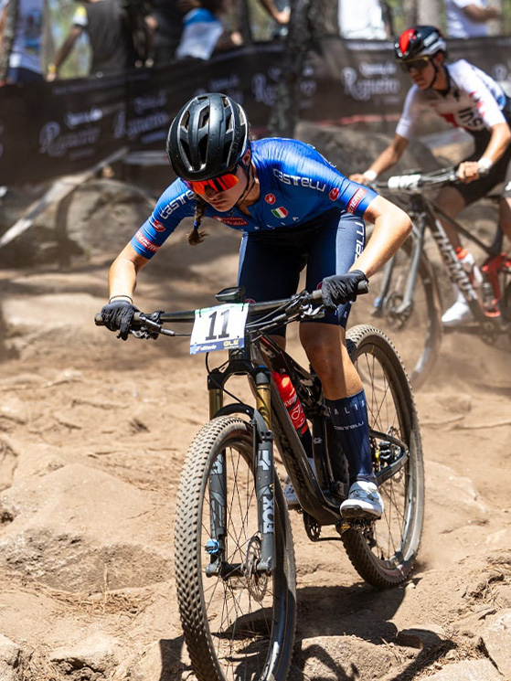 Nella mtb la Azzetti ha vinto quest'anno il titolo italiano short track finendo seconda nel cross country (foto Instagram)