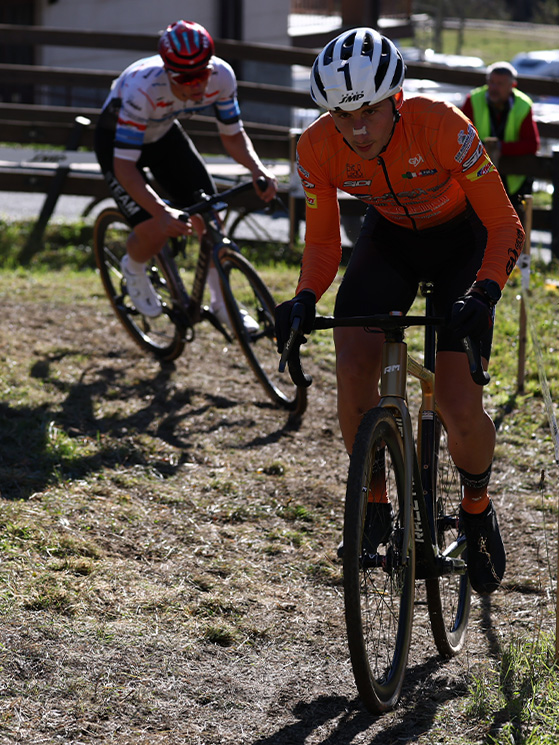 In campo maschile vittoria finale all'ultima tappa per Folcarelli, anche senza alcun successo parziale