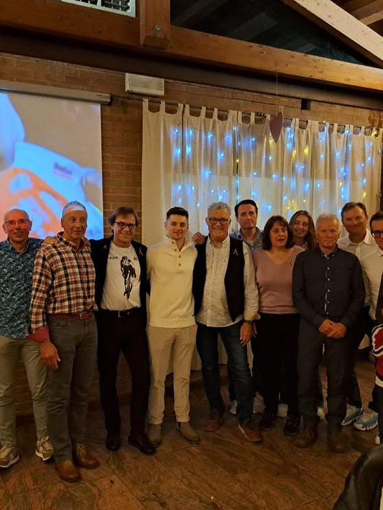 Busatto ha compiuto 23 anni l'1 novembre. La sera prima ha festeggiato con amici e tifosi (foto fan club)